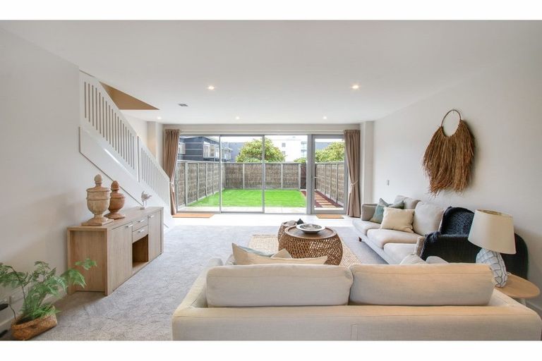 Photo of property in The Terraces, 10/9 Humber Street, Pandora, Napier, 4110