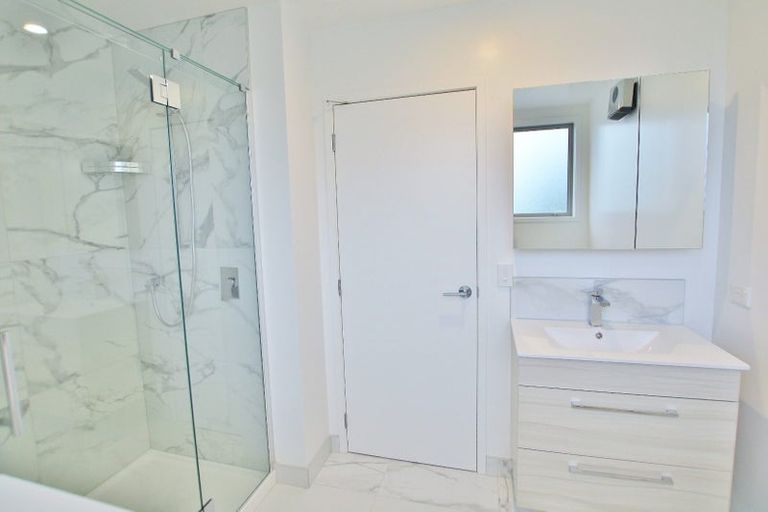 Photo of property in 6/42 Kaikoura Street, Henderson, Auckland, 0612