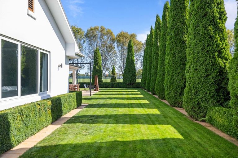 Photo of property in 24 Providence Place, Redwood, Christchurch, 8051