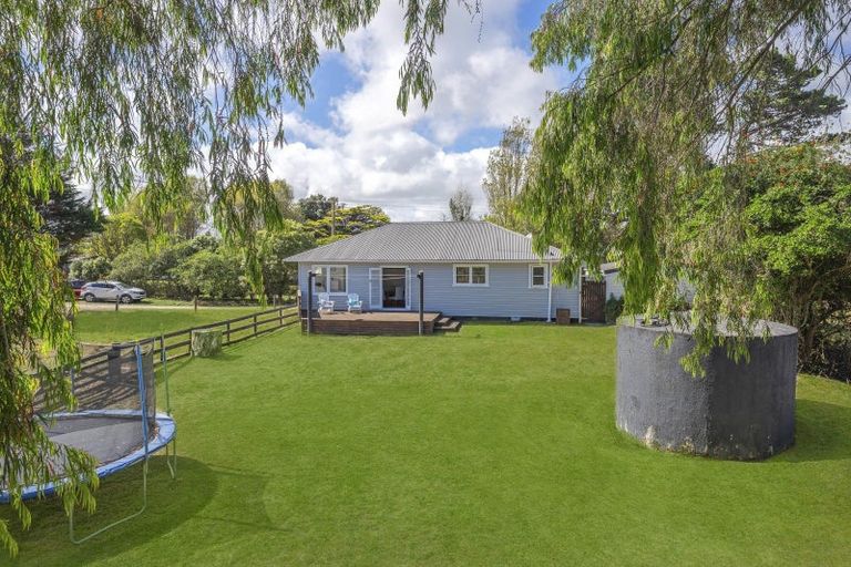 Photo of property in 189 Swamp Road, Te Horo, Otaki, 5581