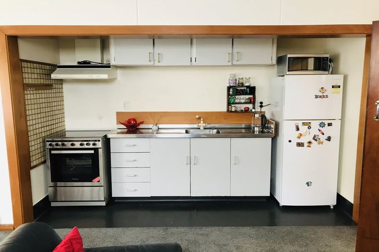 Photo of property in 16 Toru Street, Lyall Bay, Wellington, 6022