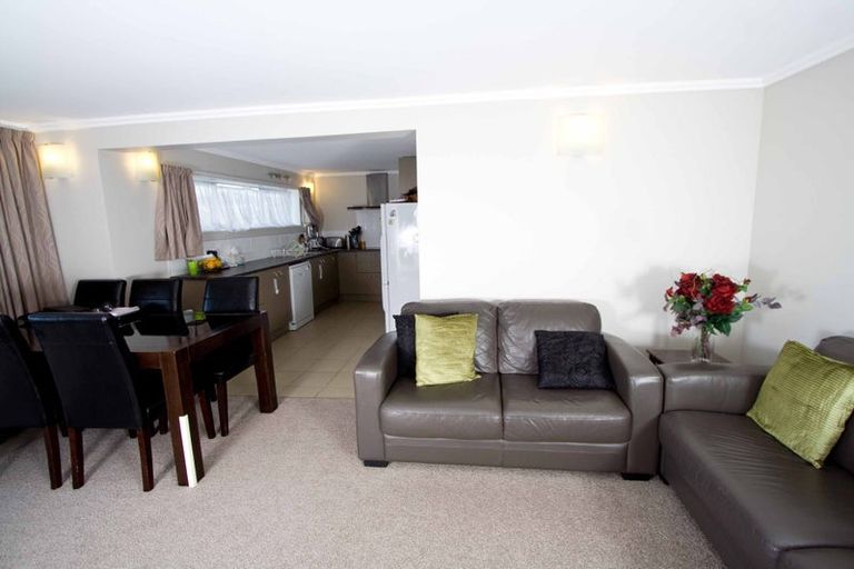 Photo of property in 59 Churton Drive, Churton Park, Wellington, 6037