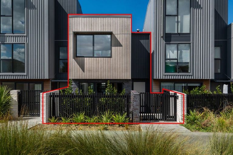 Photo of property in 61 Bearing Parade, Long Bay, Auckland, 0630