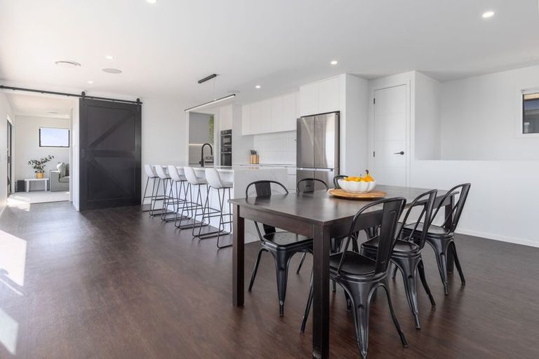 Photo of property in 94 Kotare Street, Waikanae, 5036