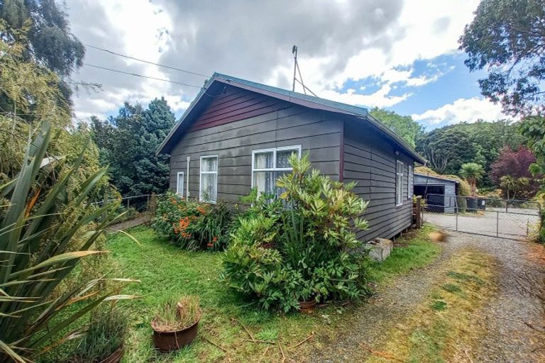 Photo of property in 14 Half Mile Road, Tuatapere, 9620