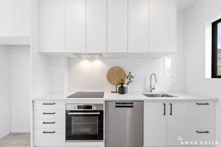 Photo of property in 13a Serjeant Street, Henderson, Auckland, 0612