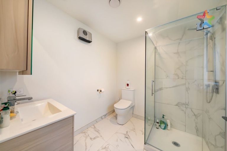Photo of property in 2/123 Cambridge Terrace, Fairfield, Lower Hutt, 5011