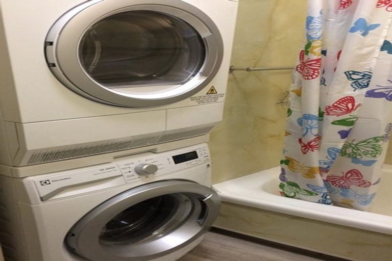 Photo of property in Hobson Court Flats, 57/70u Hobson Street, Thorndon, Wellington, 6011