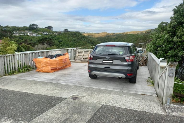 Photo of property in 8 Mark Avenue, Paparangi, Wellington, 6037