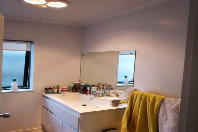 Photo of property in 22 Maghera Drive, East Tamaki Heights, Auckland, 2016