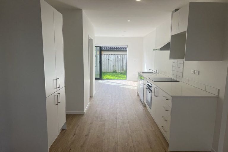 Photo of property in 66 Rauemi Way, Te Atatu South, Auckland, 0610