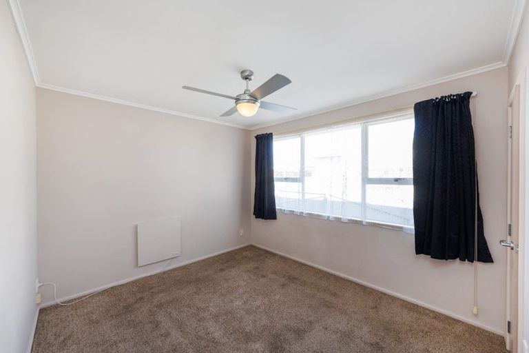 Photo of property in 19 Piper Place, Roslyn, Palmerston North, 4414