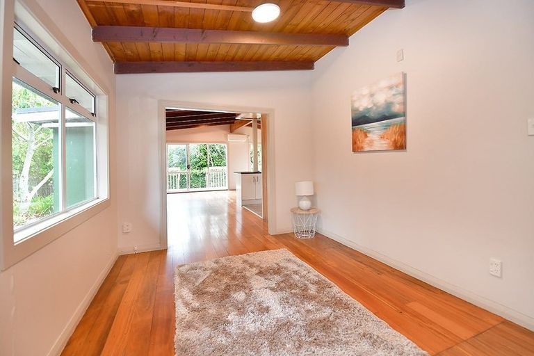 Photo of property in 2127 East Coast Road, Stillwater, Silverdale, 0993