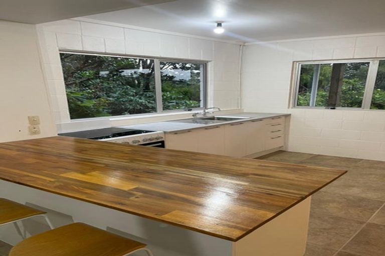 Photo of property in 24 Noeleen Street, Glenfield, Auckland, 0629