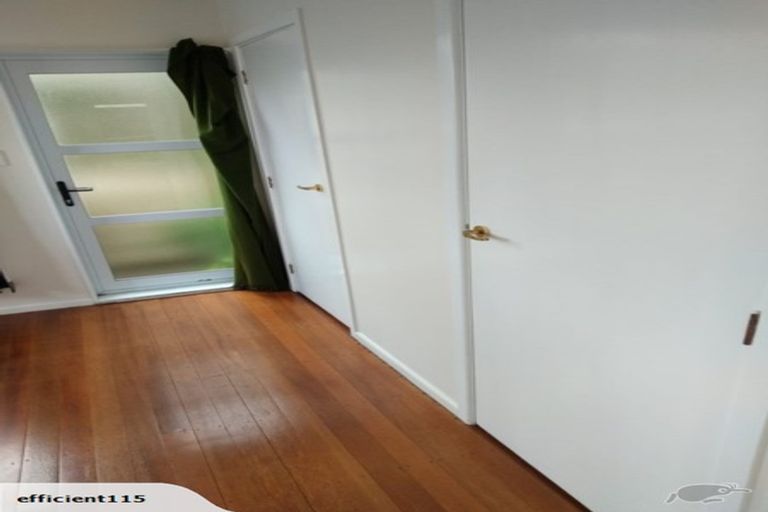 Photo of property in 12 Mataroa Avenue, Northland, Wellington, 6012