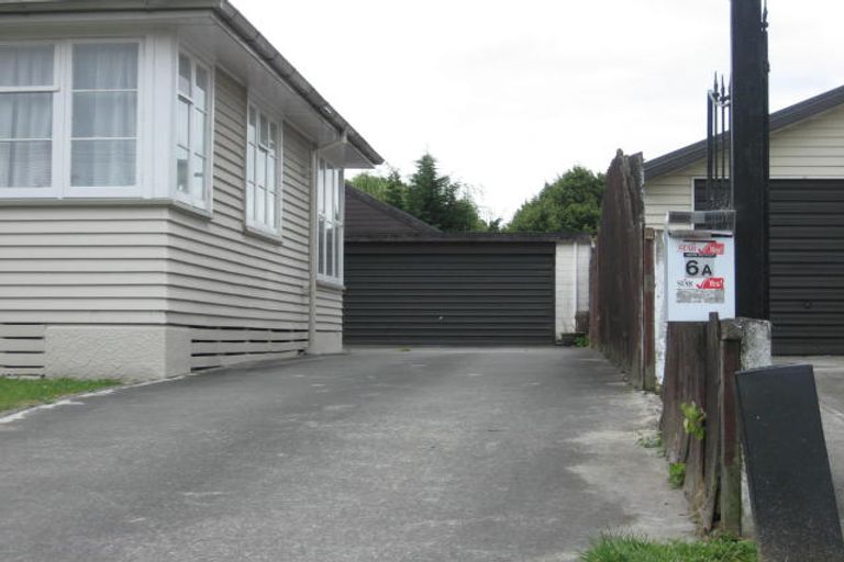 Photo of property in 6 Roche Avenue, Upper Riccarton, Christchurch, 8041