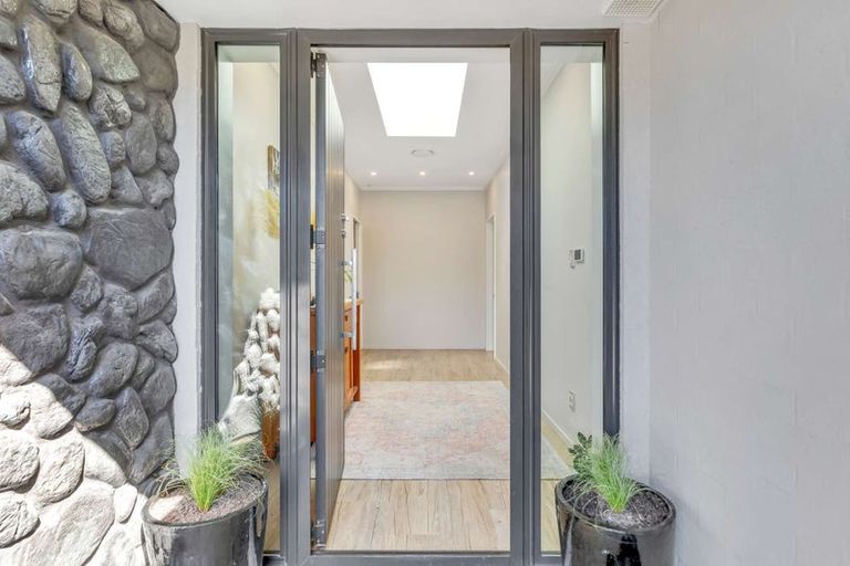 Photo of property in 27 Foresters Crescent, Parklands, Christchurch, 8083