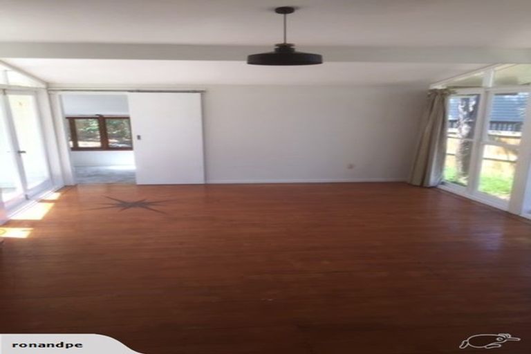 Photo of property in 23 Arosa Place, Forrest Hill, Auckland, 0620