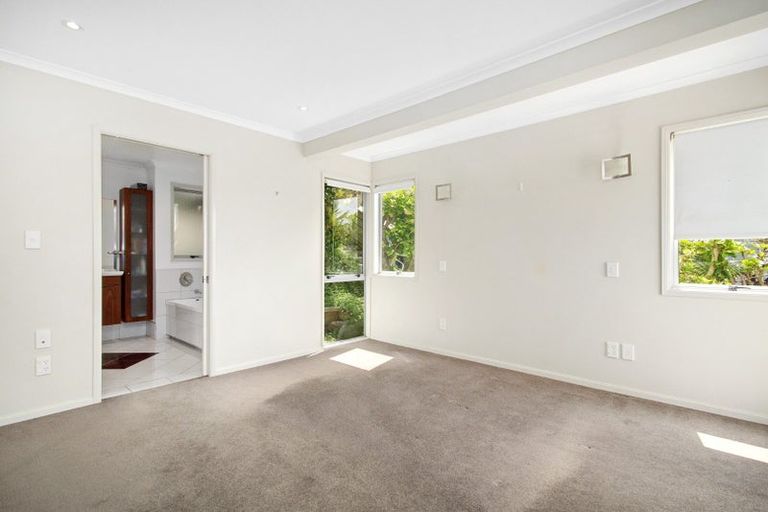 Photo of property in 275u2 Karaka Bay Road, Karaka Bays, Wellington, 6022