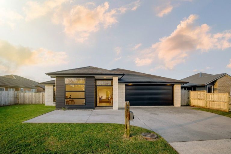 Photo of property in 16 Helen June Avenue, Flagstaff, Hamilton, 3210