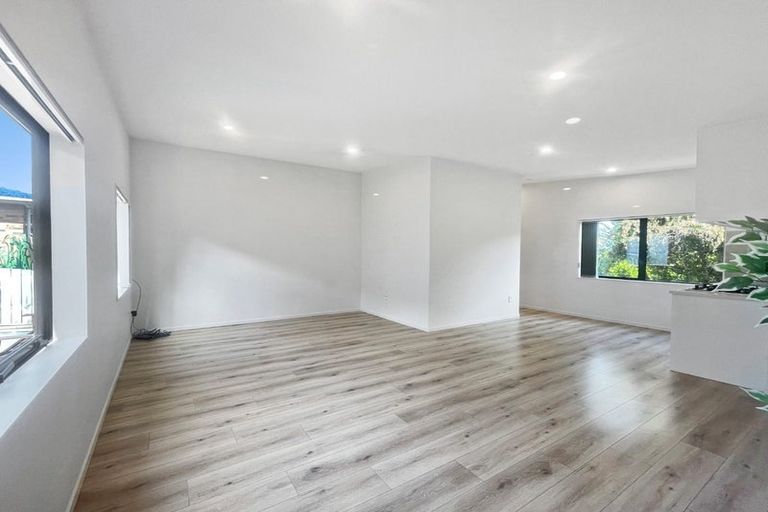 Photo of property in 29 Judkins Crescent, Cockle Bay, Auckland, 2014