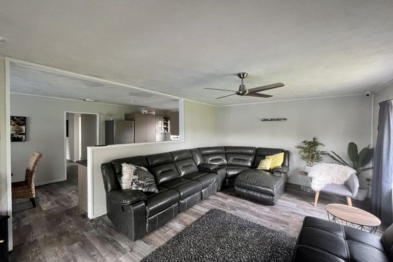 Photo of property in 28 Watts Street, Waipawa, 4210