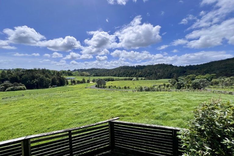 Photo of property in 35 Hawkes Access Road, Waitoki, Silverdale, 0994