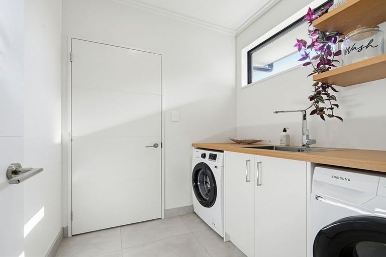 Photo of property in 19 Suffolk Drive, Kirwee, 7571