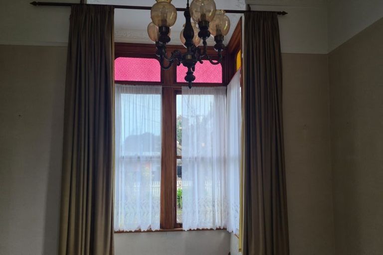 Photo of property in 27 Wood Street, Greytown, 5712