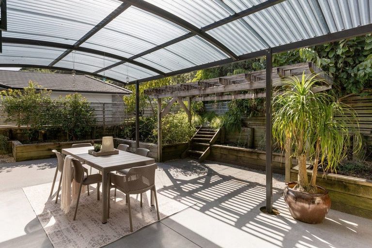 Photo of property in 16 Ellesmere Close, Pyes Pa, Tauranga, 3112