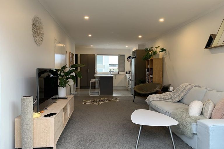 Photo of property in 8 Shelduck Way, Hobsonville, Auckland, 0616