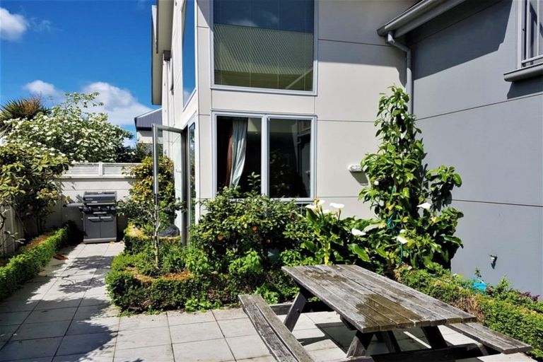 Photo of property in 4/1010 Colombo Street, St Albans, Christchurch, 8014