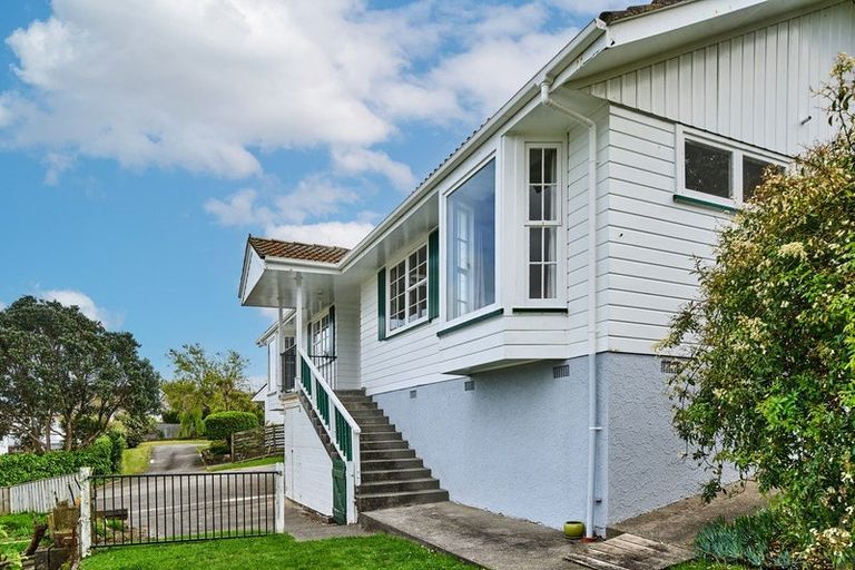 Photo of property in 17 Annan Grove, Papakowhai, Porirua, 5024
