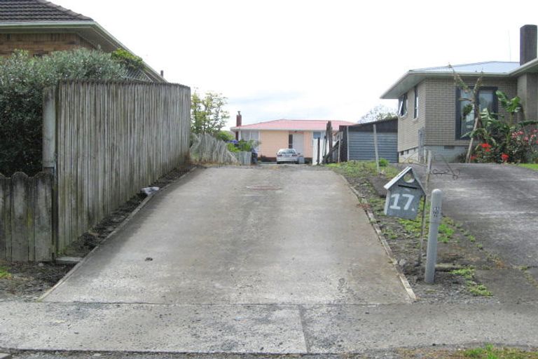 Photo of property in 17 Tranent Road, Mangere, Auckland, 2022
