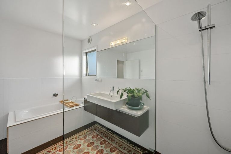 Photo of property in 2/19a Sanders Avenue, Takapuna, Auckland, 0622
