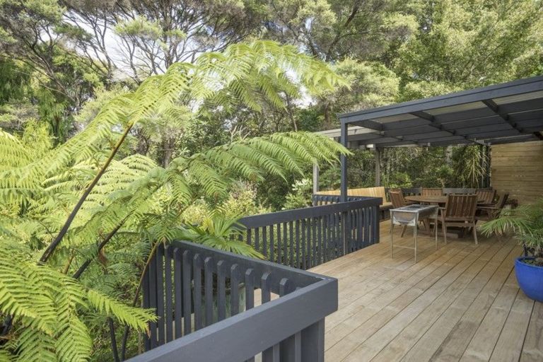 Photo of property in 21 Ravenstone Place, Chatswood, Auckland, 0626