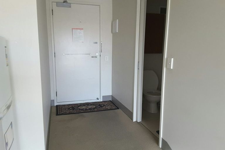 Photo of property in Urbane Apartments, 15/29 Webb Street, Mount Cook, Wellington, 6011