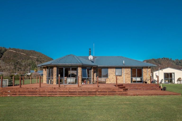 Photo of property in 6 Deemac Street, Reefton, 7830