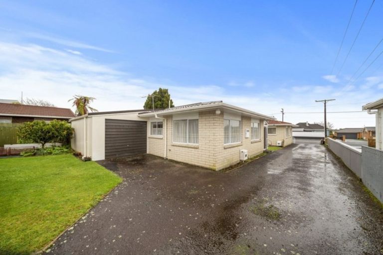 Photo of property in 143 Tukapa Street, Westown, New Plymouth, 4310