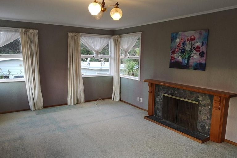 Photo of property in 16 Madison Place, Forrest Hill, Auckland, 0620