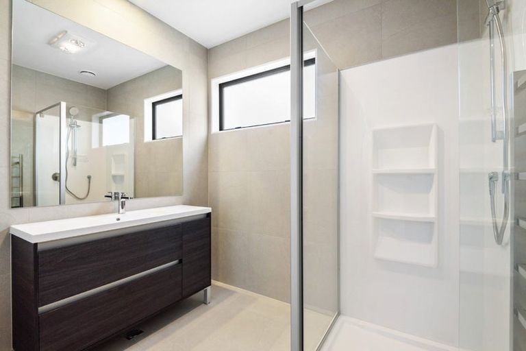 Photo of property in 92 Symes Drive, Red Beach, 0932