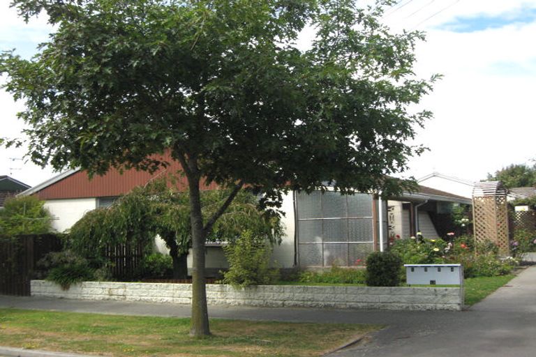Photo of property in 4/12 Oxley Avenue, St Albans, Christchurch, 8014