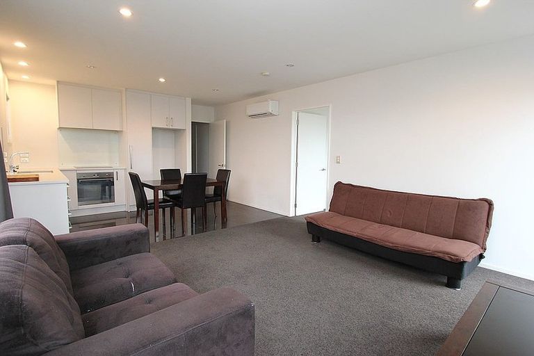 Photo of property in 77 Faringdon Boulevard, Rolleston, 7615