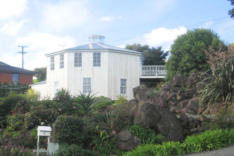 Photo of property in 2 Kaiwaka Road, Onerahi, Whangarei, 0110