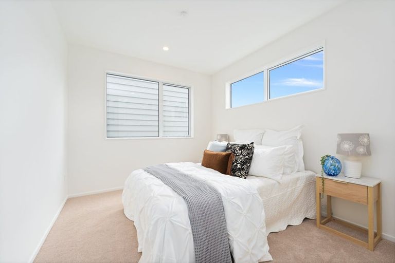 Photo of property in 80c Matipo Road, Te Atatu Peninsula, Auckland, 0610