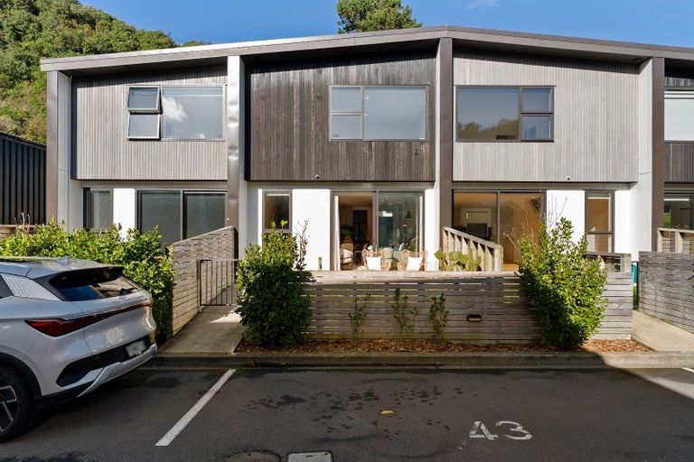 Photo of property in 22 Rua Kai Way, Brooklyn, Wellington, 6021