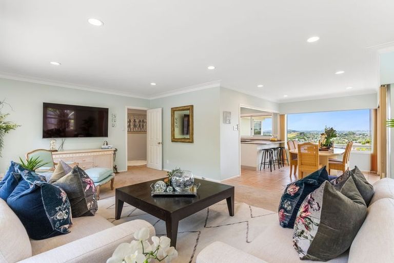 Photo of property in 10 Etherege Place, Howick, Auckland, 2014