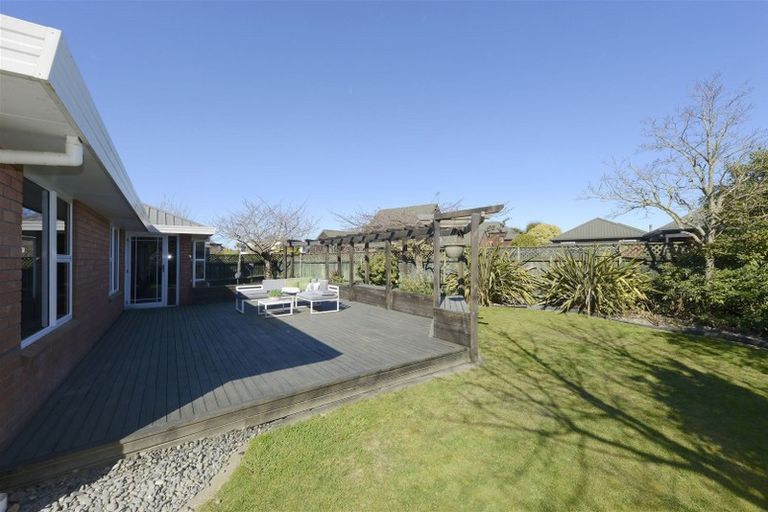 Photo of property in 15 Millcroft Place, Parklands, Christchurch, 8083