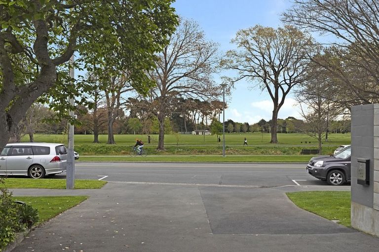 Photo of property in 30 Park Terrace, Christchurch Central, Christchurch, 8013