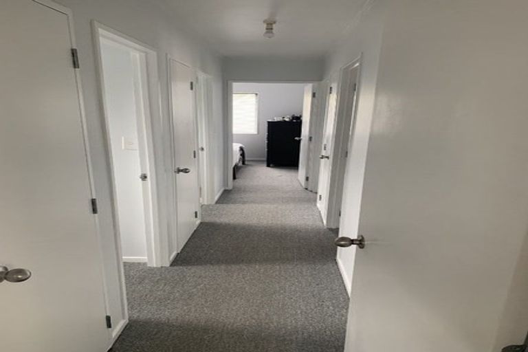 Photo of property in 5 Frosses Place, Massey, Auckland, 0614